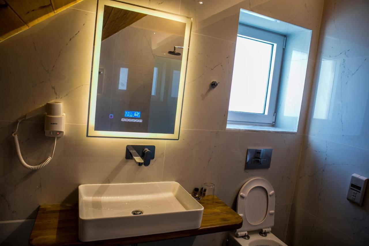 Hotel Alexander Mýtikas エクステリア 写真