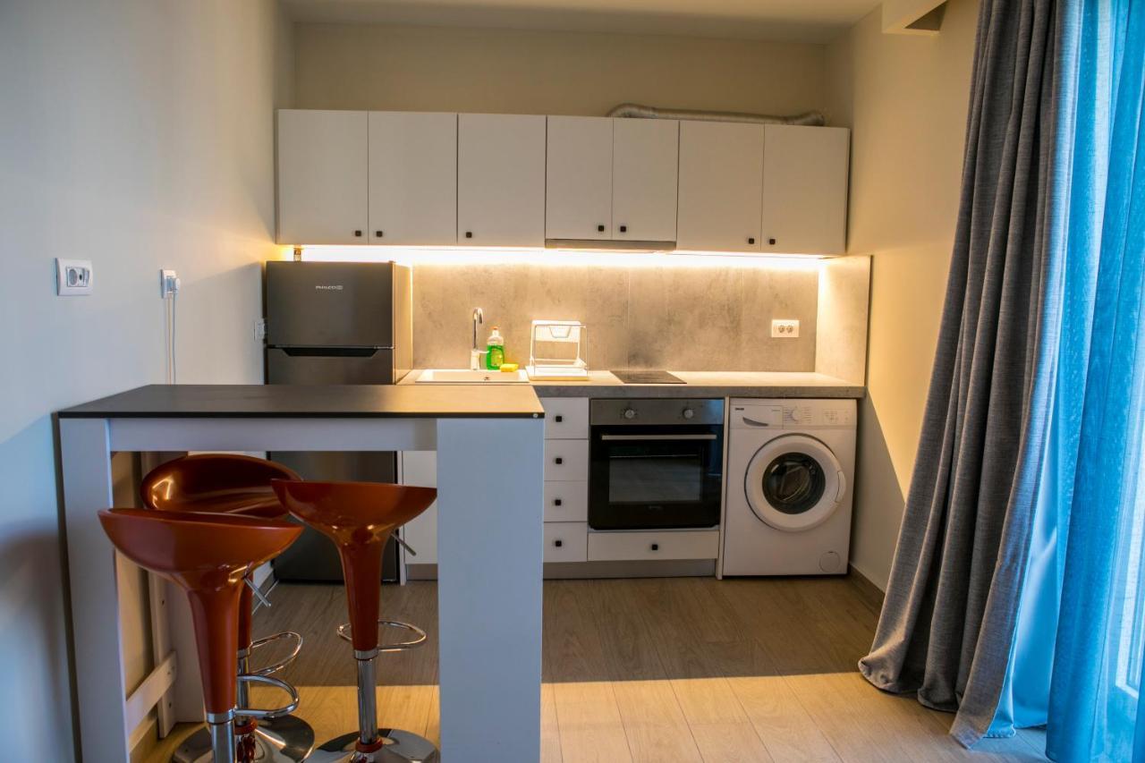 Hotel Alexander Mýtikas エクステリア 写真
