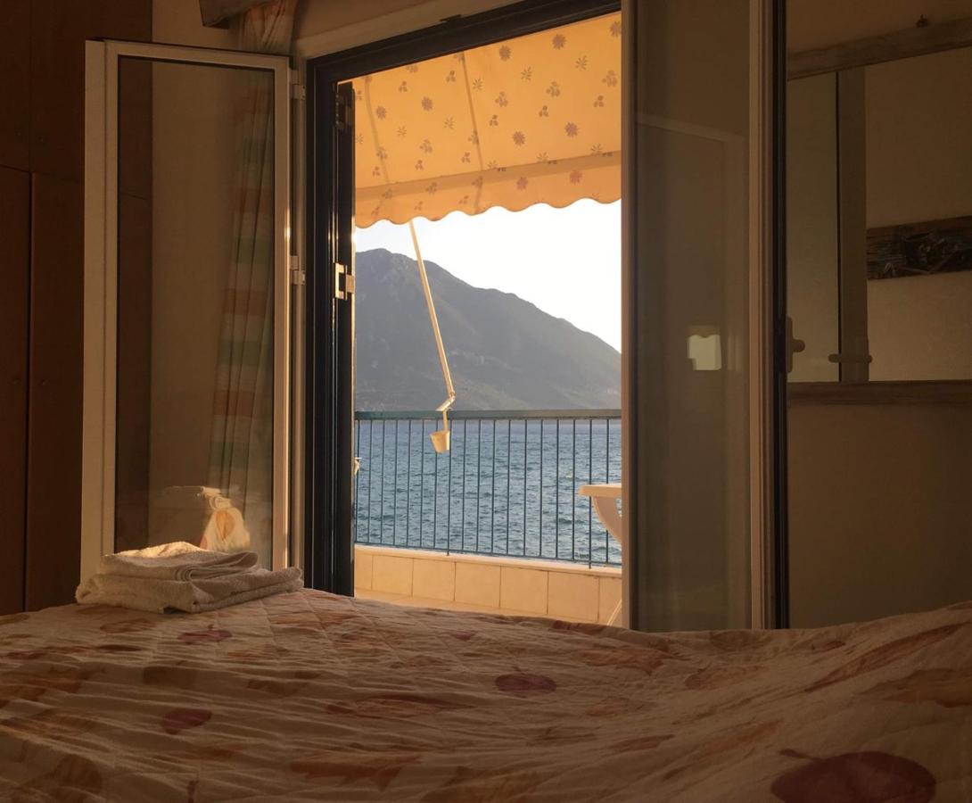 Hotel Alexander Mýtikas エクステリア 写真