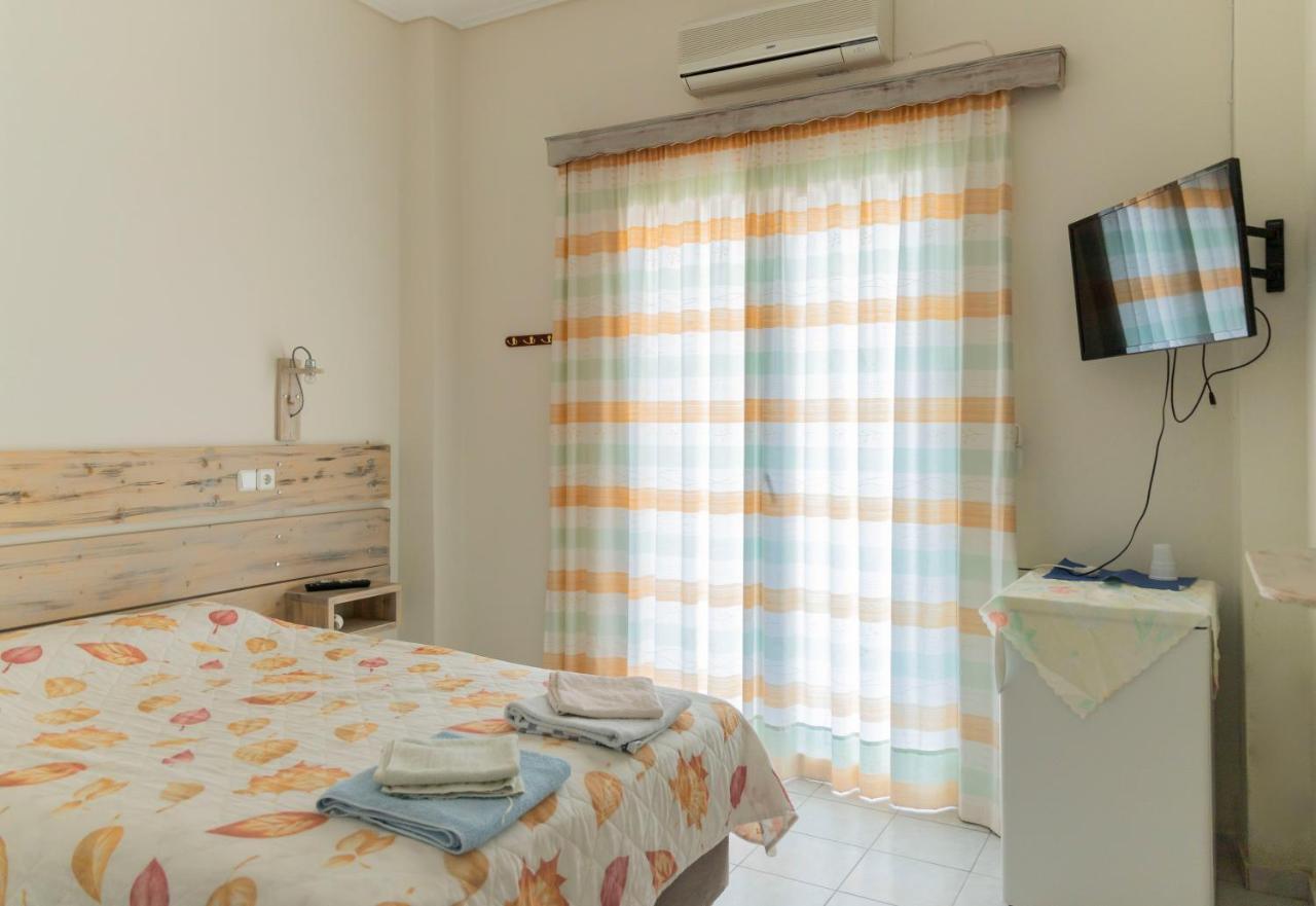 Hotel Alexander Mýtikas エクステリア 写真